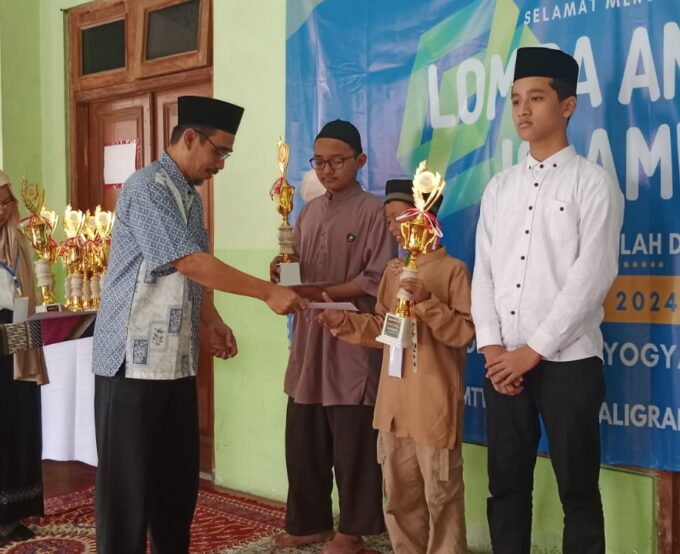 Lomba Anak Islami di SMP Islam Yogyakarta